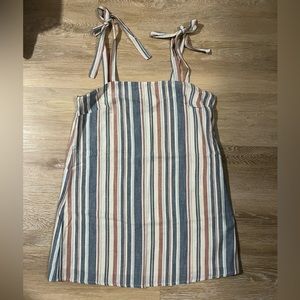 BARELY WORN, linen dress, perfect for summer!